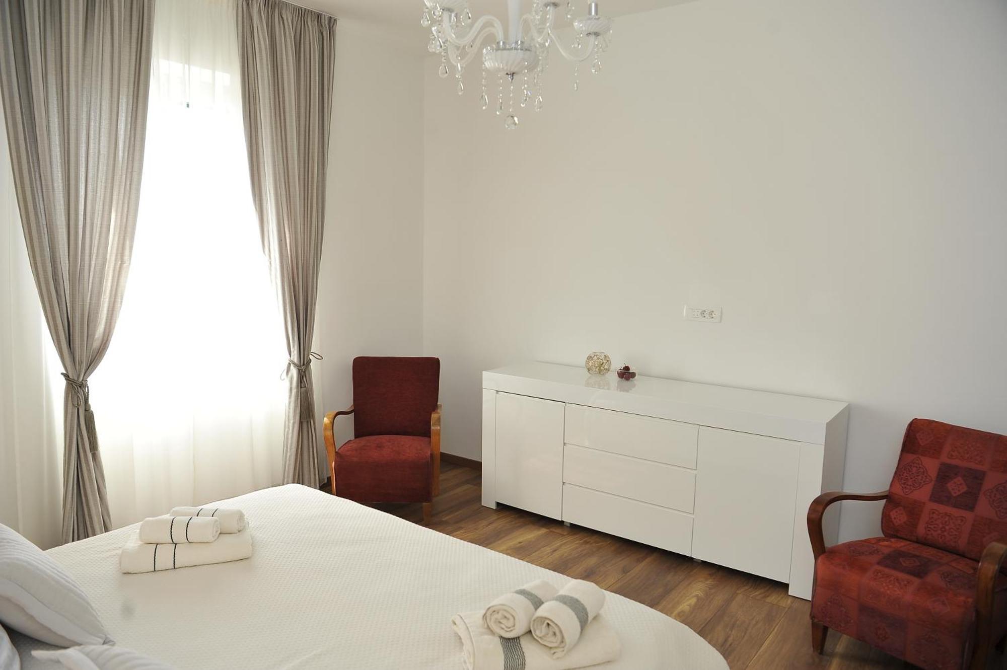 St Lux Apartment